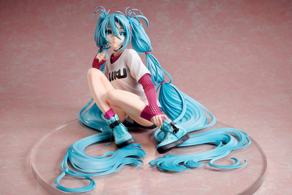 Hatsune Miku Statue 1/4 Yoneyama Mai The Latest Street Style "Cute" 17 cm 4573451870714