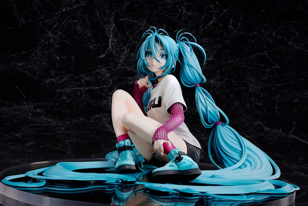 Hatsune Miku Statue 1/4 Yoneyama Mai The Latest Street Style "Cute" Limited Edition 17 cm 4573451870721