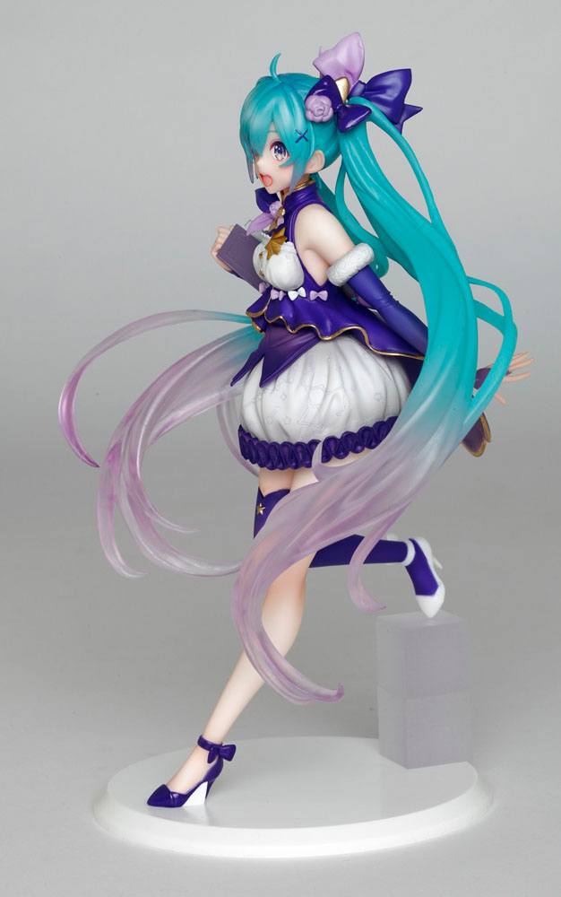 Vocaloid PVC Statue Hatsune Miku 3rd Season Winter Ver. (re-sales) 18 cm 0662248839134