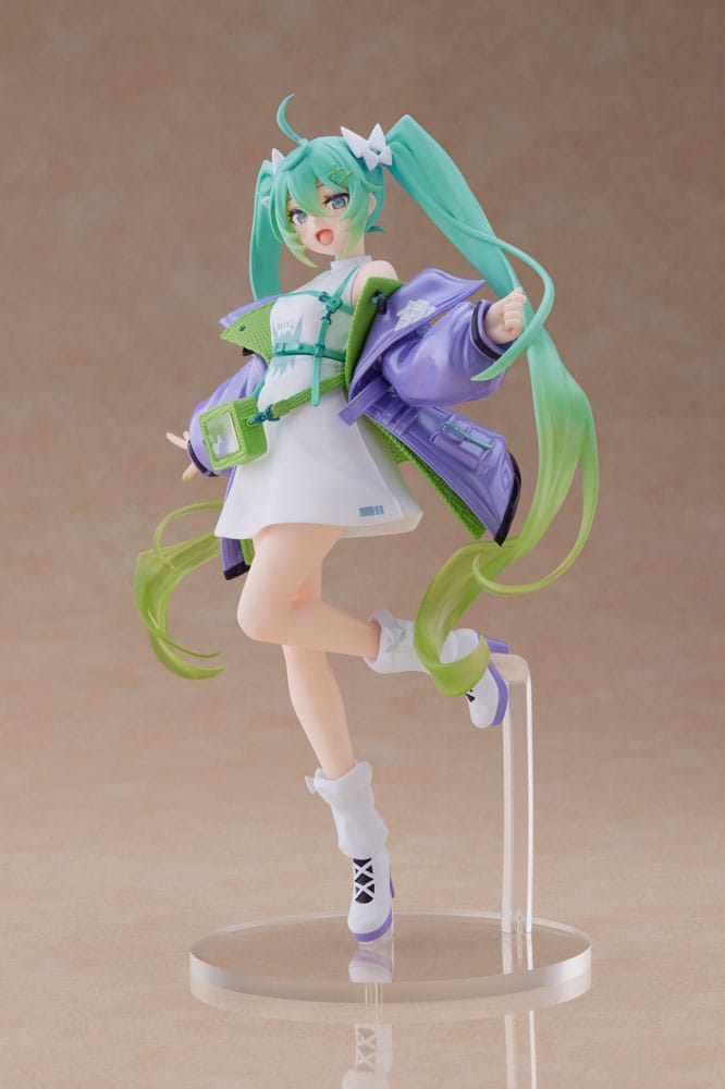 Hatsune Miku PVC Statue Fashion Figure Sporty 0840342400829