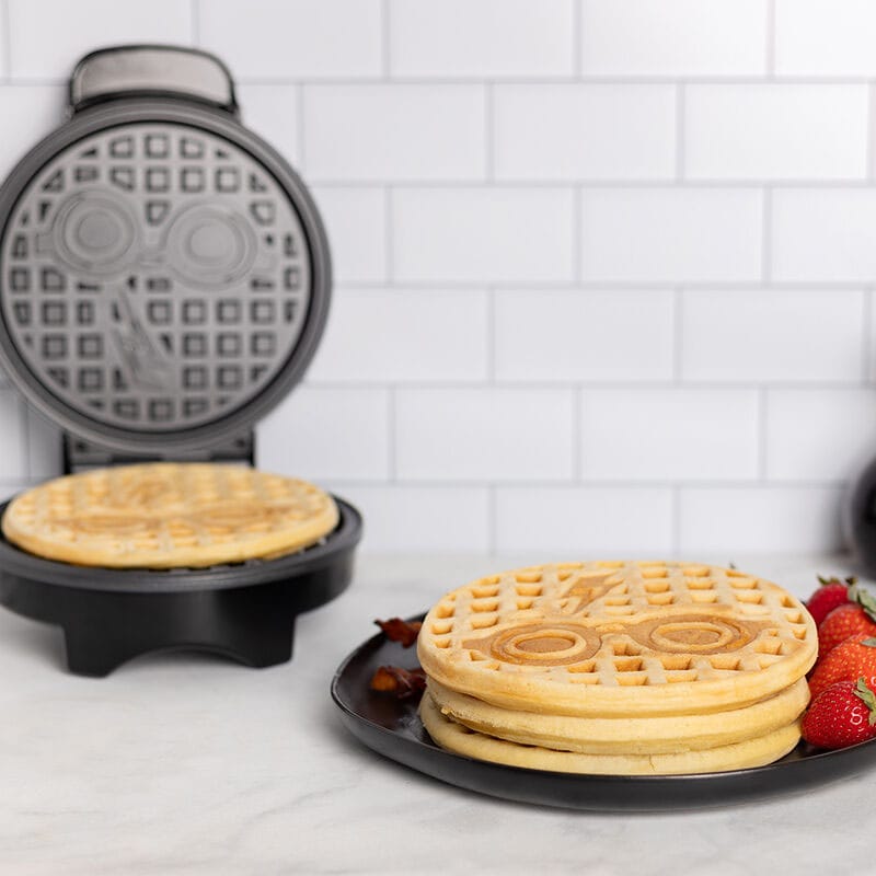 Harry Potter Waffle Maker Glasses and Lightning Bolt 0840790138879