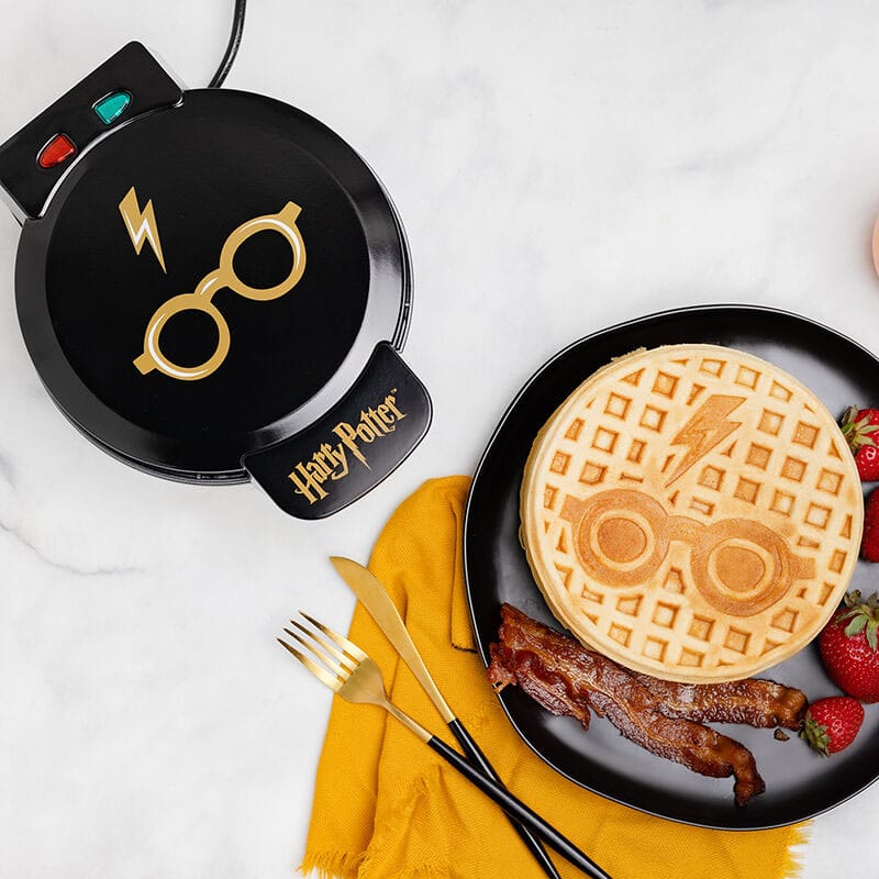 Harry Potter Waffle Maker Glasses and Lightning Bolt 0840790138879