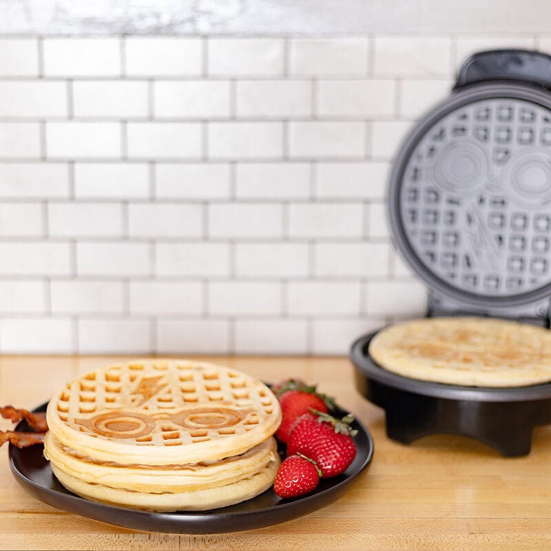 Harry Potter Waffle Maker Glasses and Lightning Bolt 0840790138879