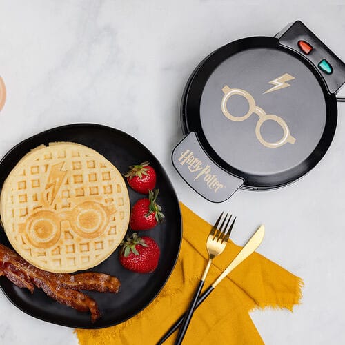 Harry Potter Waffle Maker Glasses and Lightning Bolt 0840790138879