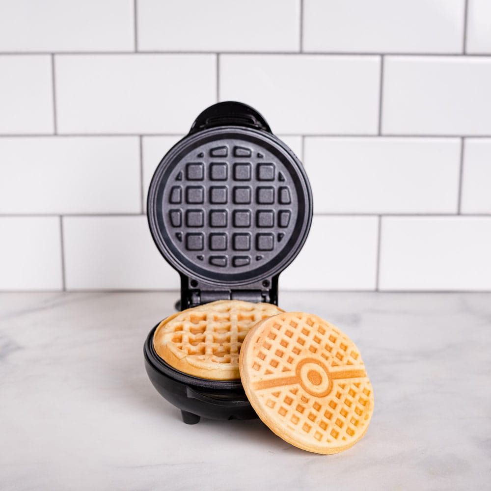 Pokemon Waffle Maker Pokeball 0840790138961