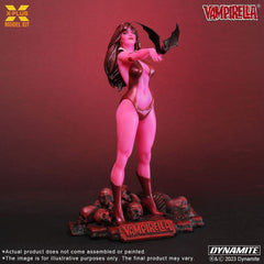 Vampirella Plastic Model Kit 1/8 Vampirella 2.0 Jose Gonzales Edition (Glows in the Dark) 23 cm 4532149022354